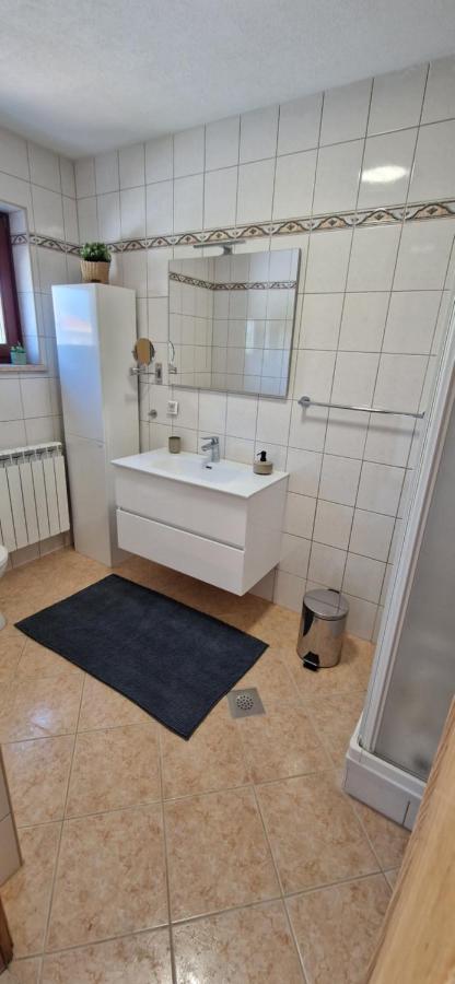 Villa Castanea - Kuca Za Odmor S Bazenom Kukci Dış mekan fotoğraf